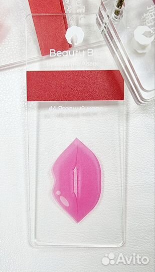 Цветовая палитра губных свотчей для татуажа