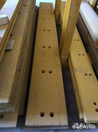 Нож на ковш фронтального погрузчика Foton FL 935E