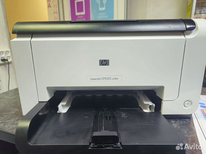Цветной лазерный принтер HP CP1025 с wifi