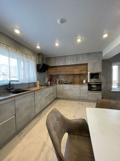 Дом 205 м² на участке 10 сот.