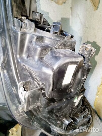 Фара левая Kia Rio 92101H0000