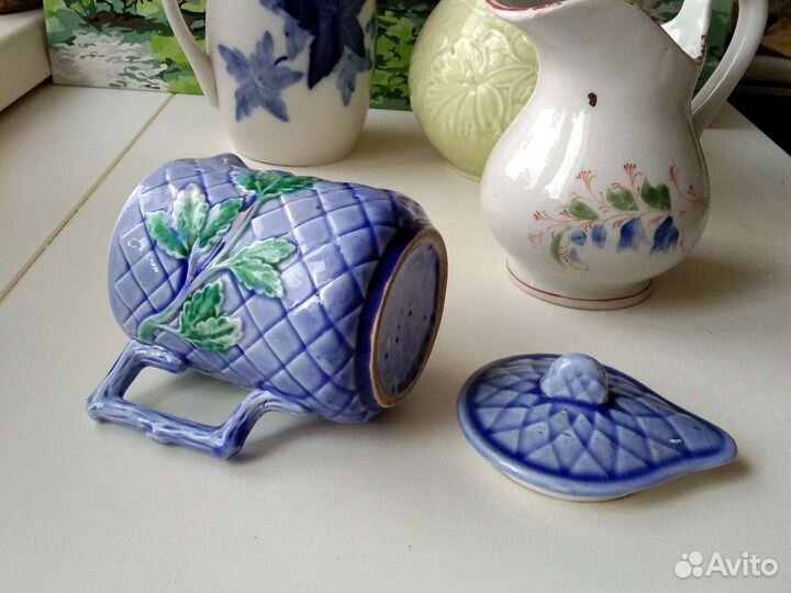 Кувшины и молочники