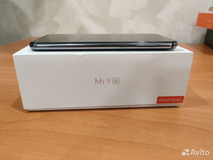 Xiaomi Mi 9 SE, 6/64 ГБ