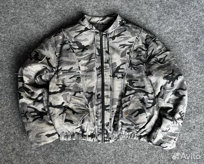 Камуфляжный бомбер Joshua Jamal