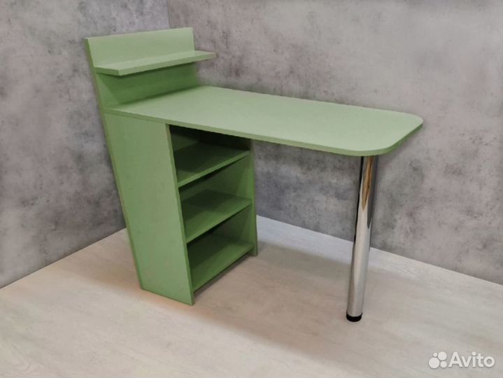 Столик для маникюра