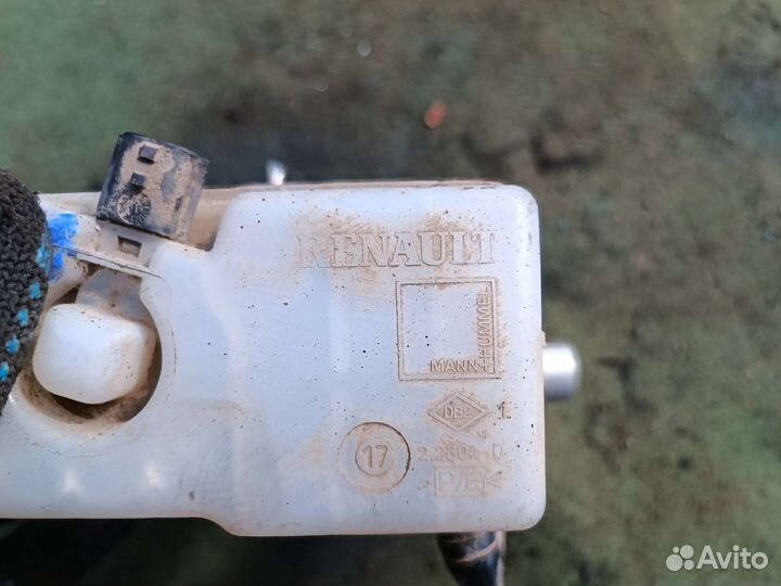 Главный тормозной цилиндр гтц Рено Сандеро 2016 г