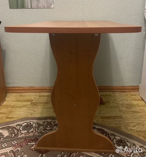 Кухонный стол