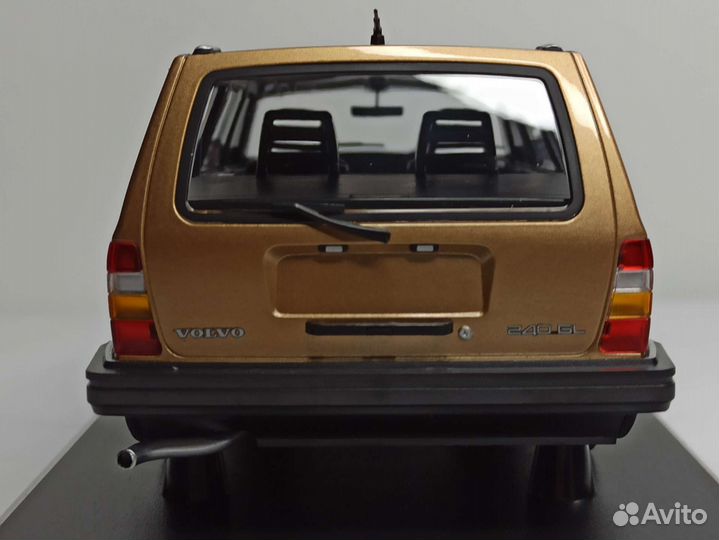 Volvo 240 GL Break 1986 Minichamps 1:18