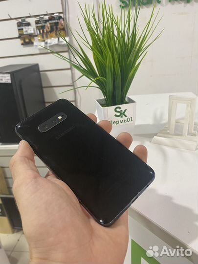 Samsung Galaxy S10e, 6/128 ГБ