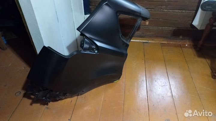 Запчасть на тоета раф4 2013 года