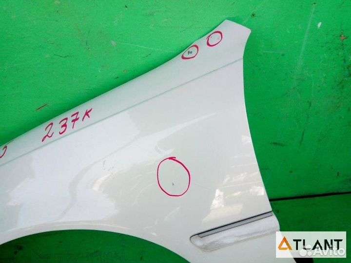 Крыло переднее левое toyota mark II