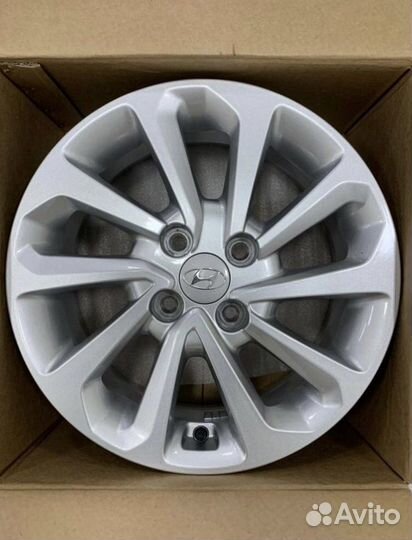 Новые оригинальные литые диски Hyundai Solaris R15