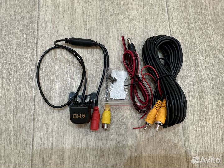 Камера заднего вида AHD