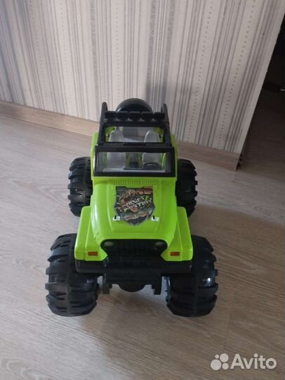 Игрушка большая машинка