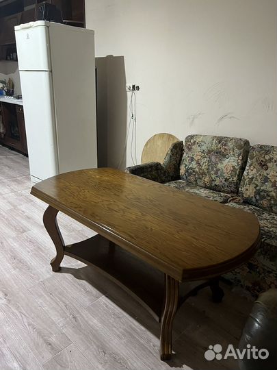 Журнальный столик