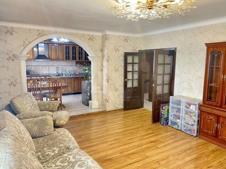 4-к. квартира, 103 м², 3/9 эт.