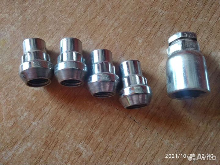 Секретные гайки