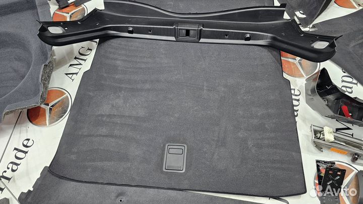 Обшивки багажника на Mercedes-Benz W211