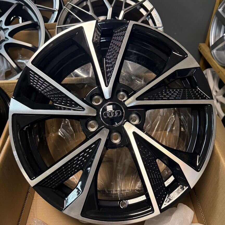 Литые диски Audi 7.5×R17 5×112