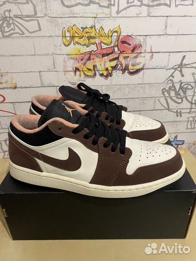 Jordan 1 Low Mocha