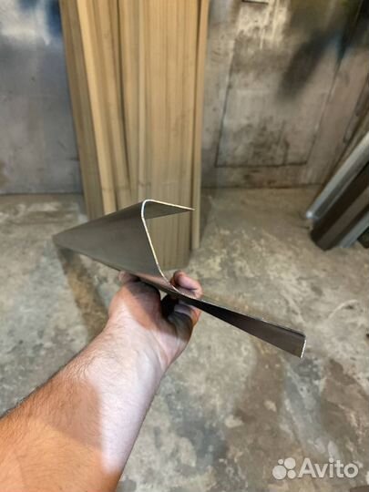 Порог левый на Mitsubishi Outlander XL