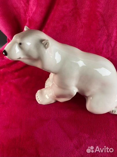 Статуэтка фарфоровая Белый медведь лфз
