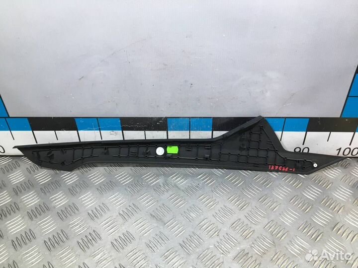 Б/У Боковая накладка консоли левая#001