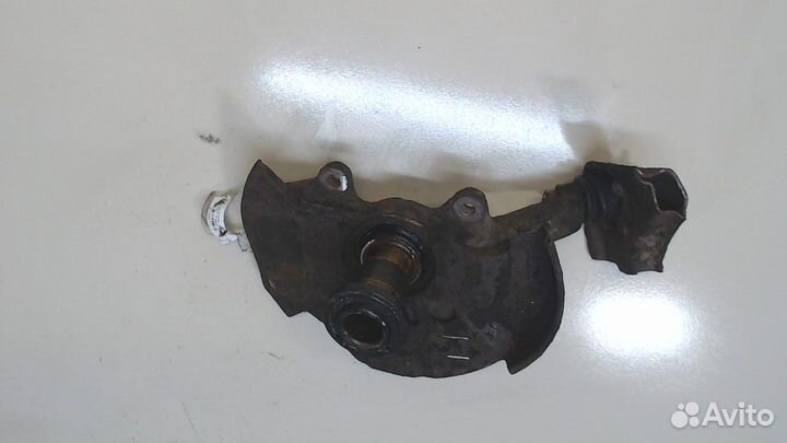 Ступица (кулак, цапфа) Mitsubishi Pajero, 1995