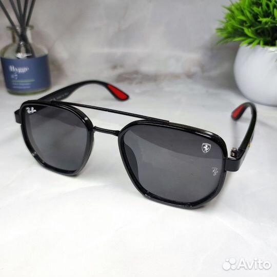 Солнцезащитные очки Ray Ban (хит продаж)