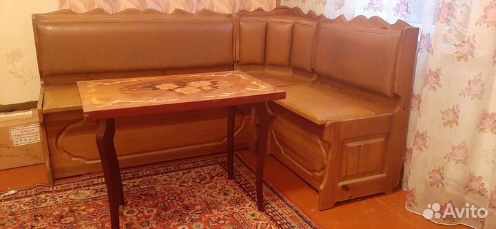 Кухонный угловой диванчик
