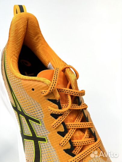 Кроссовки Asics Novablast 3 LE (US 8-12, оригинал)