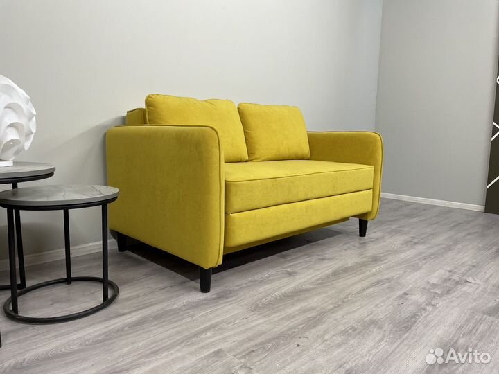 Диван маленький для сна, с ящиком, на ножках