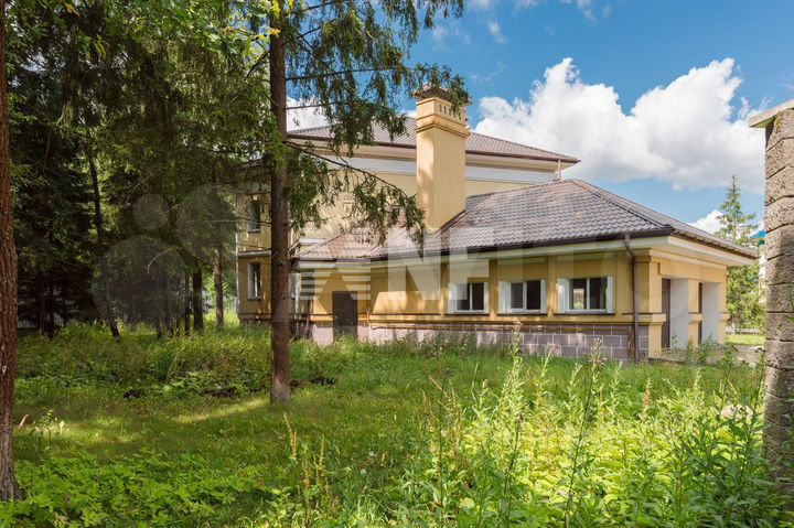 Дом 800 м² на участке 30 сот.