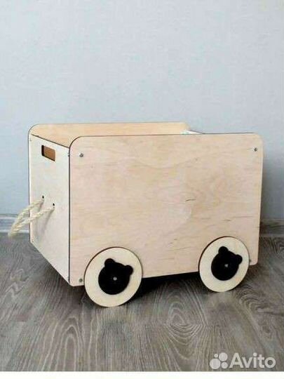 Ящик для игрушек на колесиках