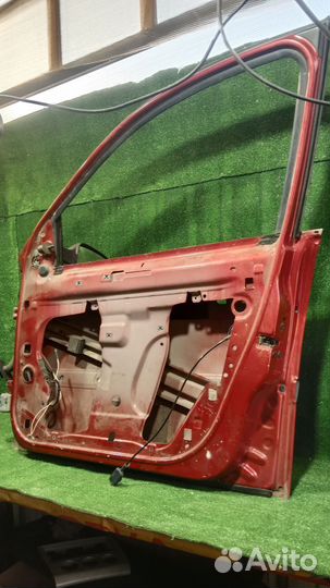 Передняя правая дверь Renault Megane 2