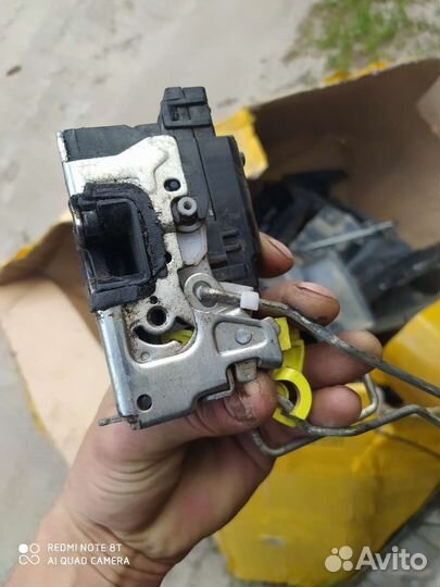 Замок двери задний правый Рено Дастер