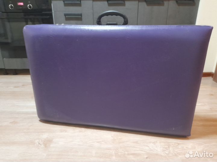 Массажная кушетка