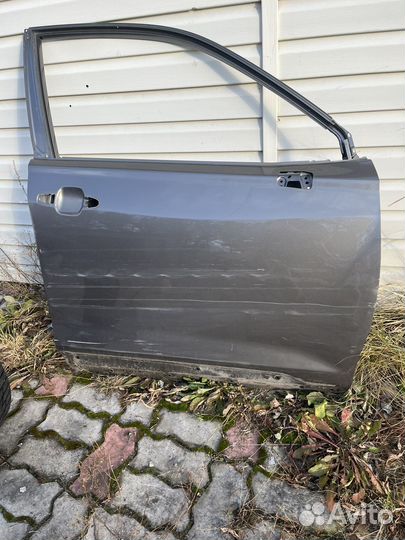 Subaru forester дверь