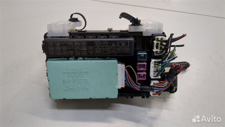 Блок предохранителей Pontiac Vibe 1, 2004