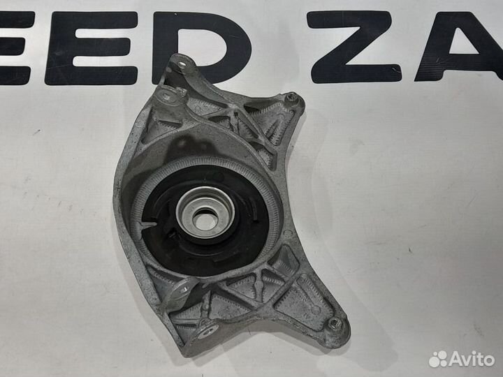 Передняя правая опора амортизатора Audi A4 B8