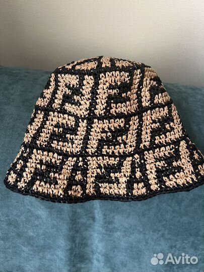 Панама из рафии в стиле Fendi