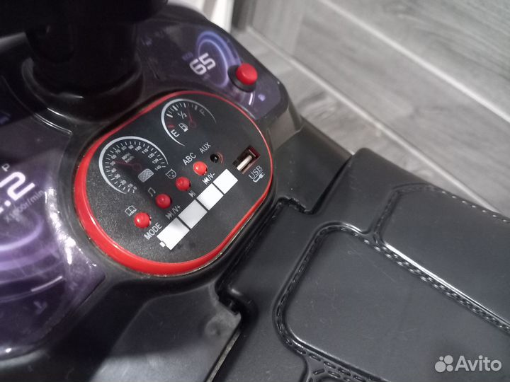 Детская машинка каталка с ручкой толокар