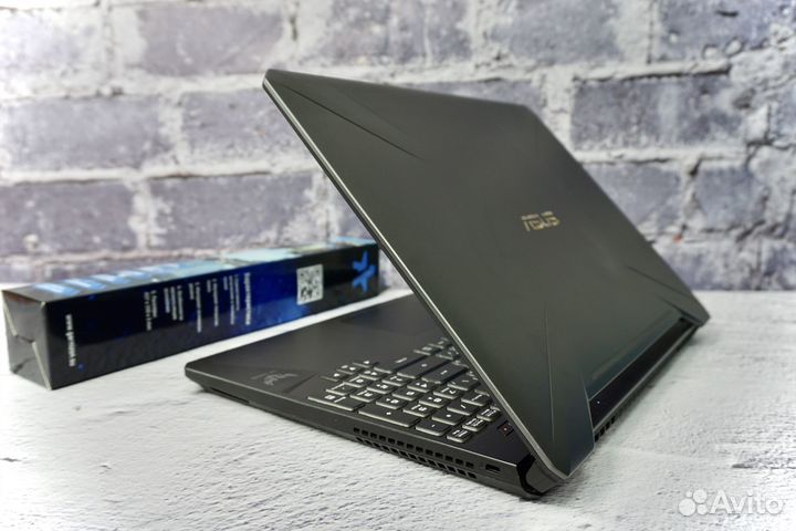 Игровой ноутбук Asus TUF Gaming на RTX / SSD