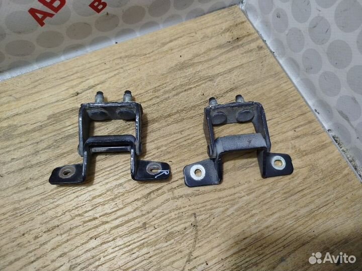 Петли багажника Kia Ceed ED