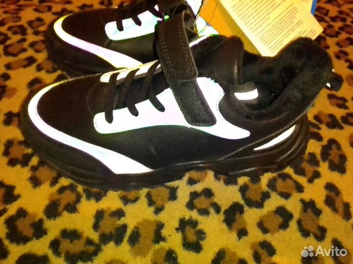 Кроссовки новые