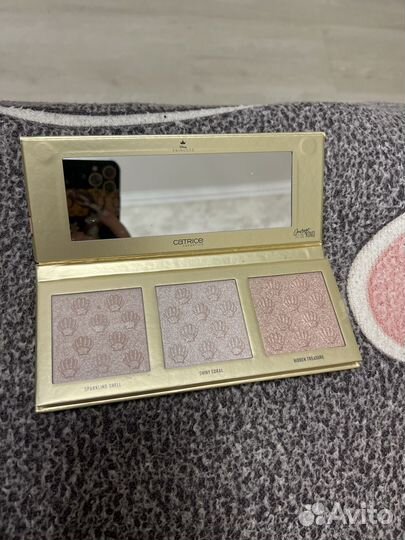 Палетка хайлайтеров disney catrice, лимитирована