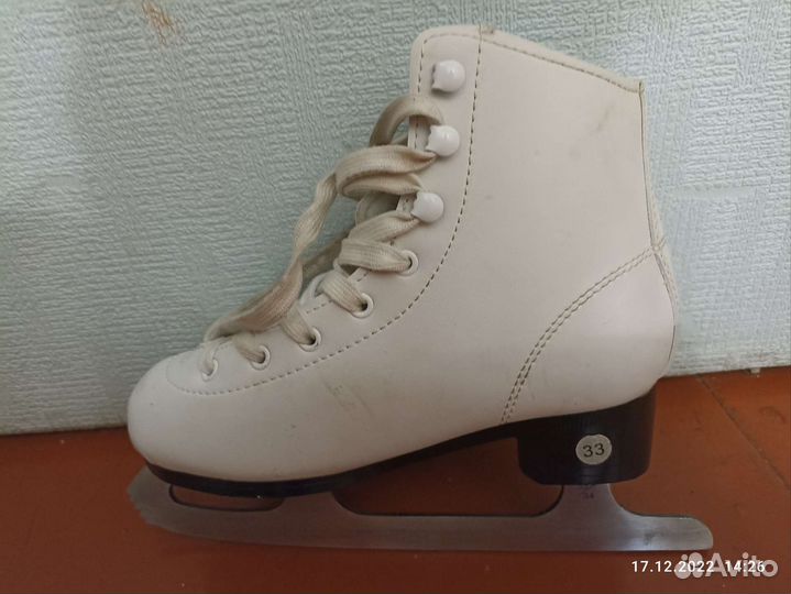 Коньки фигурные 33 размер