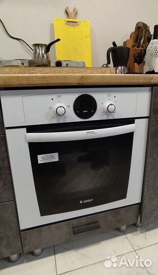 Продаю новую газовую духовку Gefest
