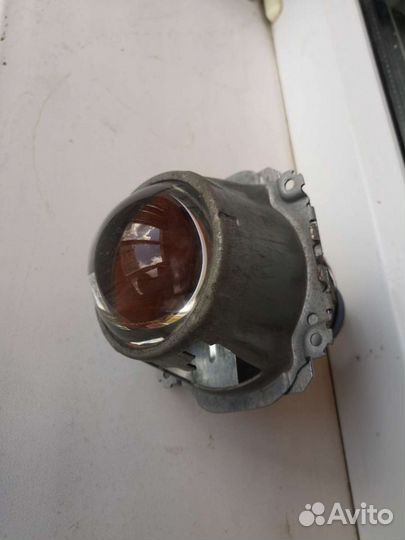 Линза фары тойотааурис 2011 г