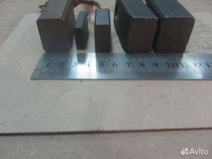 Щетки медно-графитовые, графитовые разных размеров